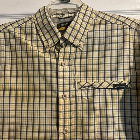 Eddie Bauer men’s plaid short sleeve button down shirt size medium - Picture 2 of 8